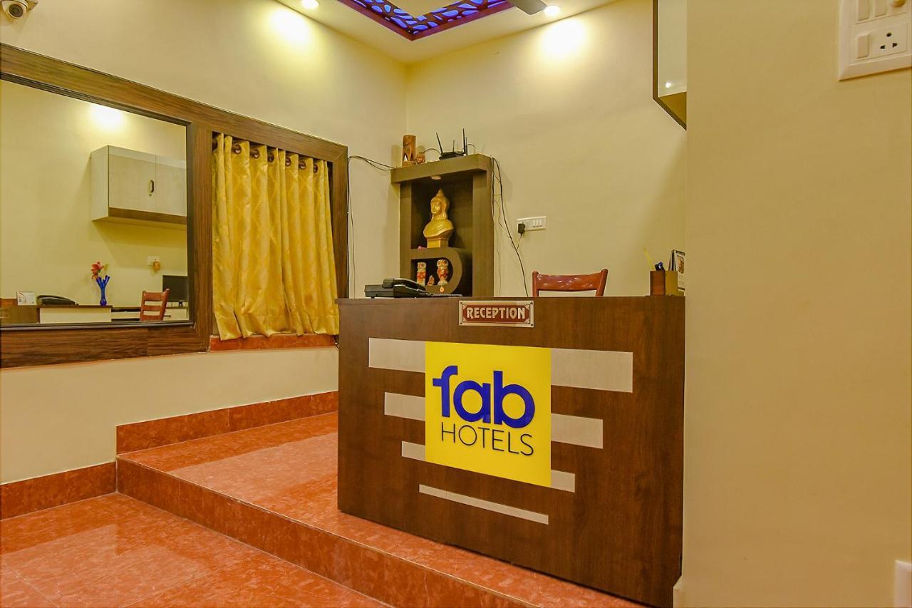 Fabexpress Shivalya Hotel Колката Екстериор снимка